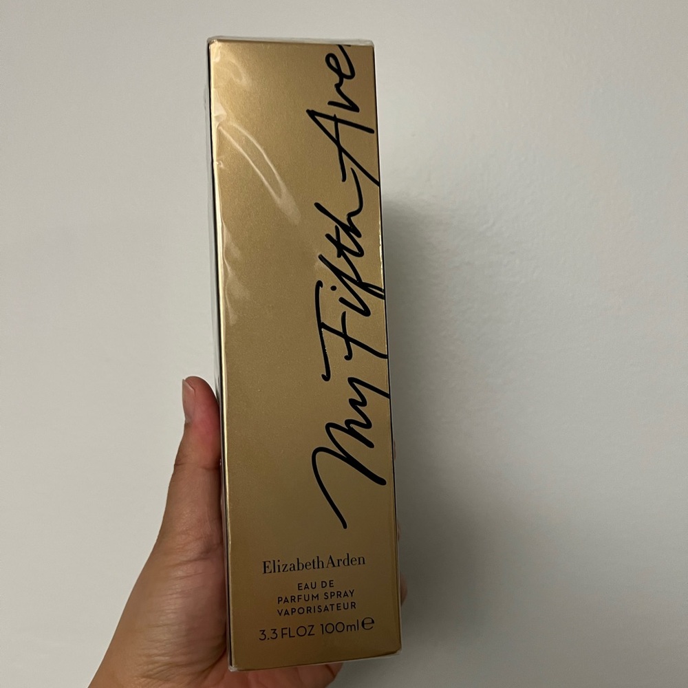 Elizabeth Arden My Fifth Avenue Eau de Parfum in Gold Packaging